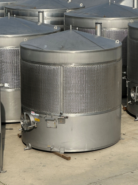 3,500 gallon dimple jacketed stainless steel tank